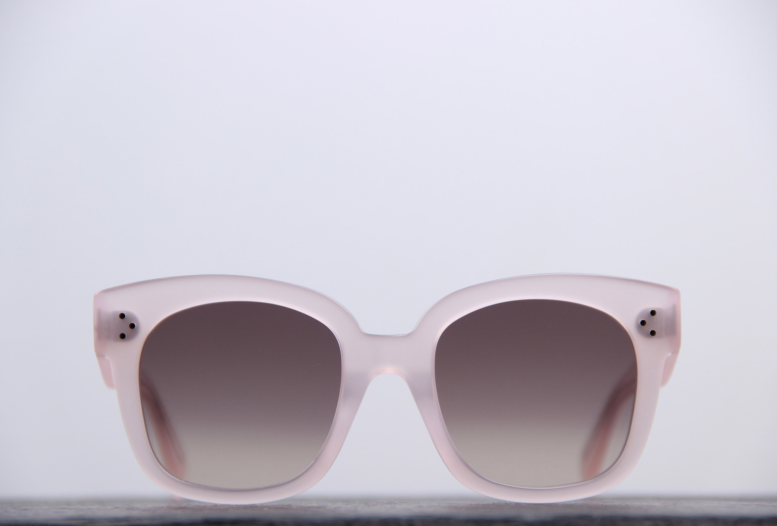 CELINE - Lunette de soleil femme coloris nude | Optique 27
