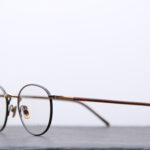 LUNOR | Lunettes de vue en titane or rose avec insert en acétate – Image 2