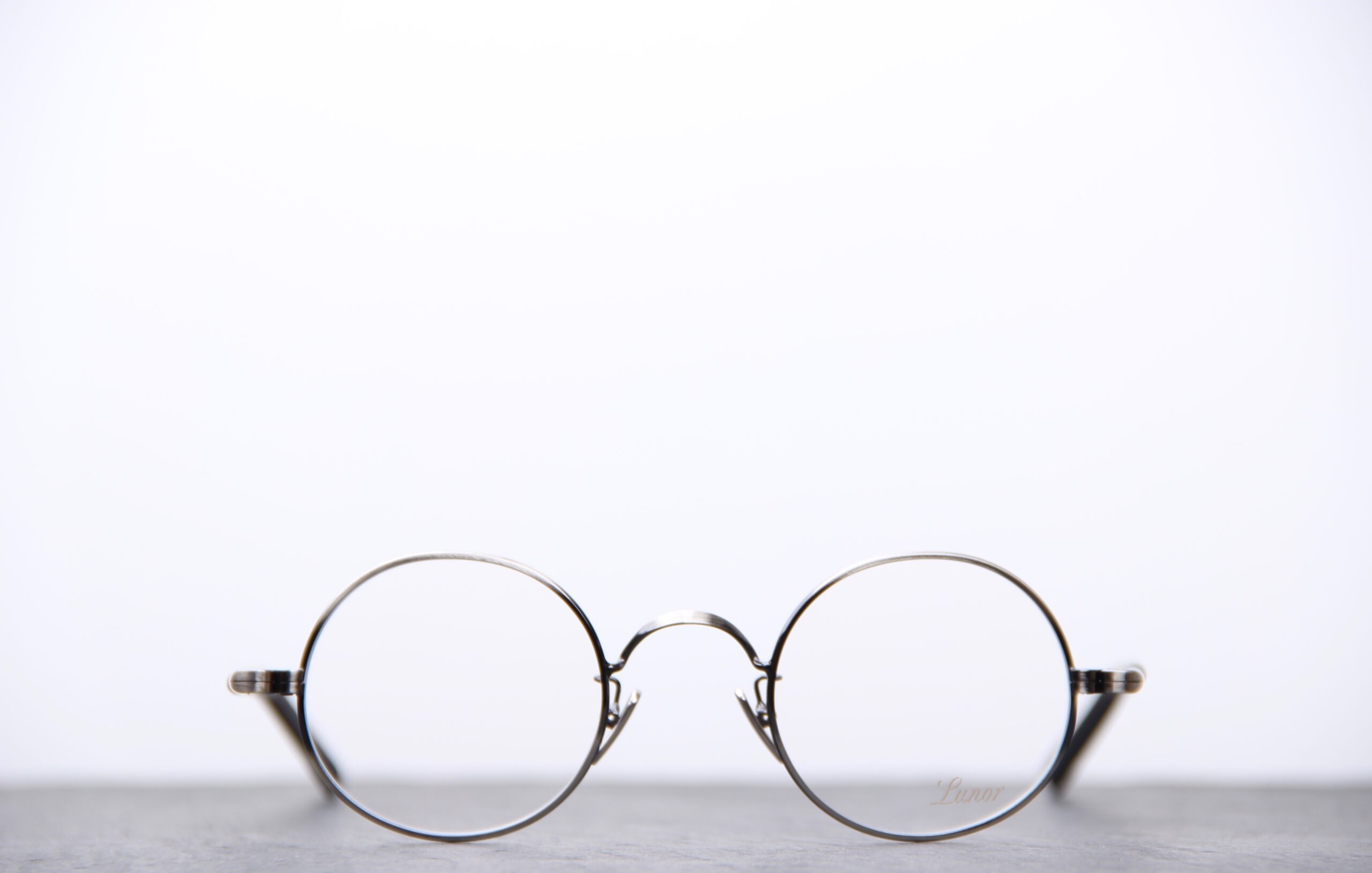 Lunettes de vue ronde en titane Lunor