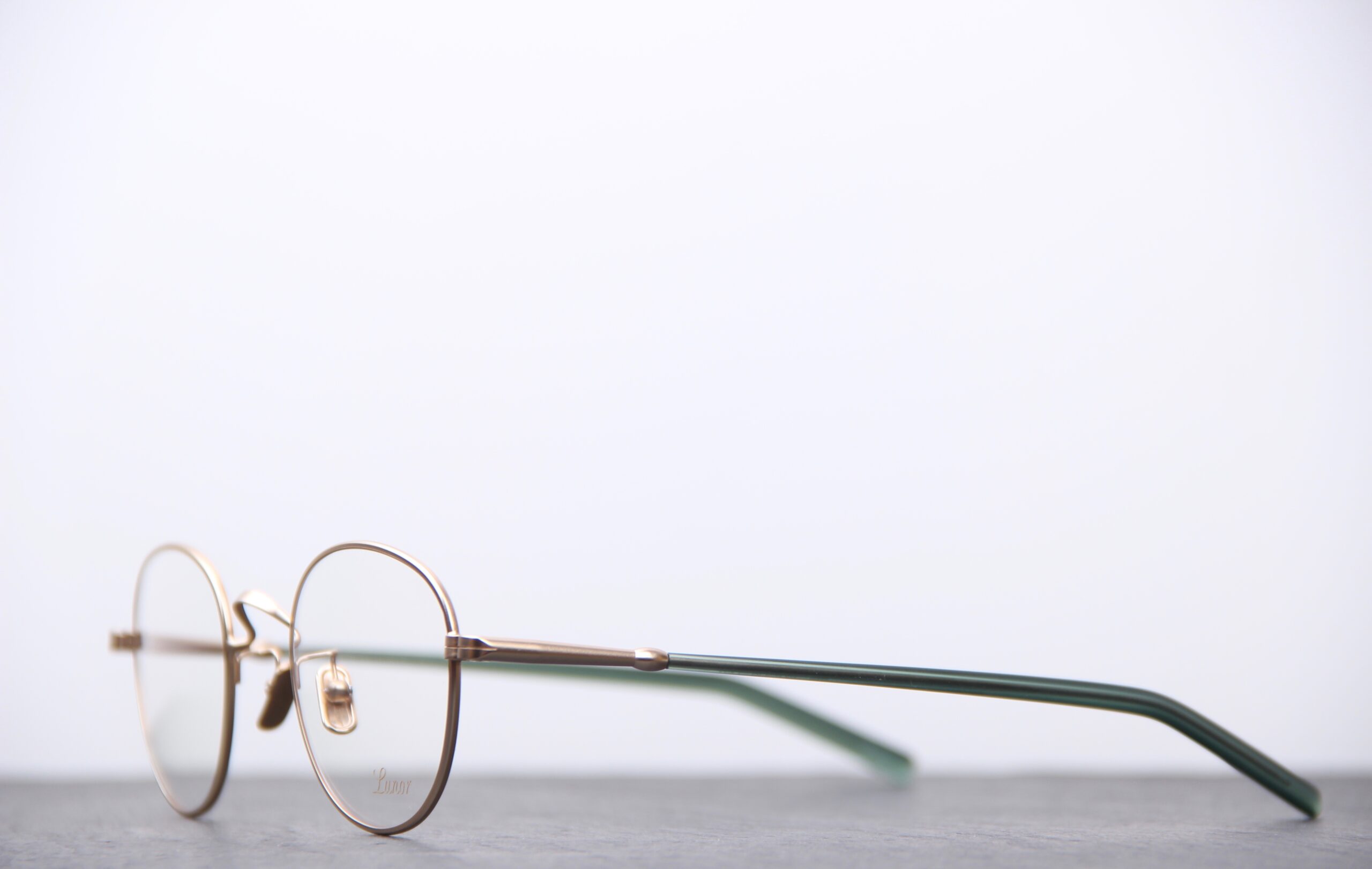 lunettes de vue Lunor en titane forme pantos