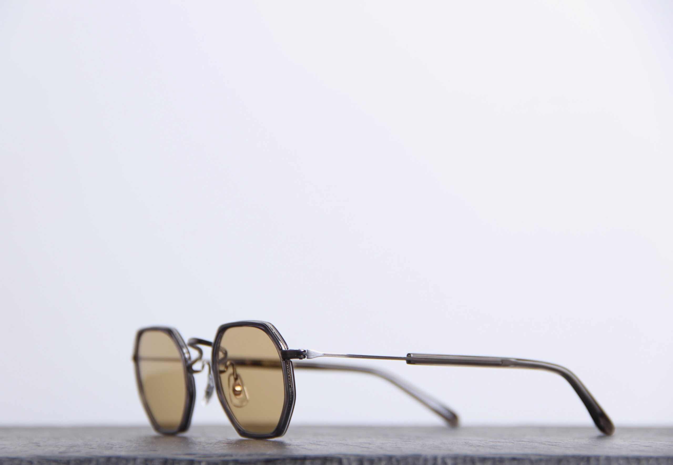 Lunettes de Soleil en Titane couleur argent, Verres Jaunes