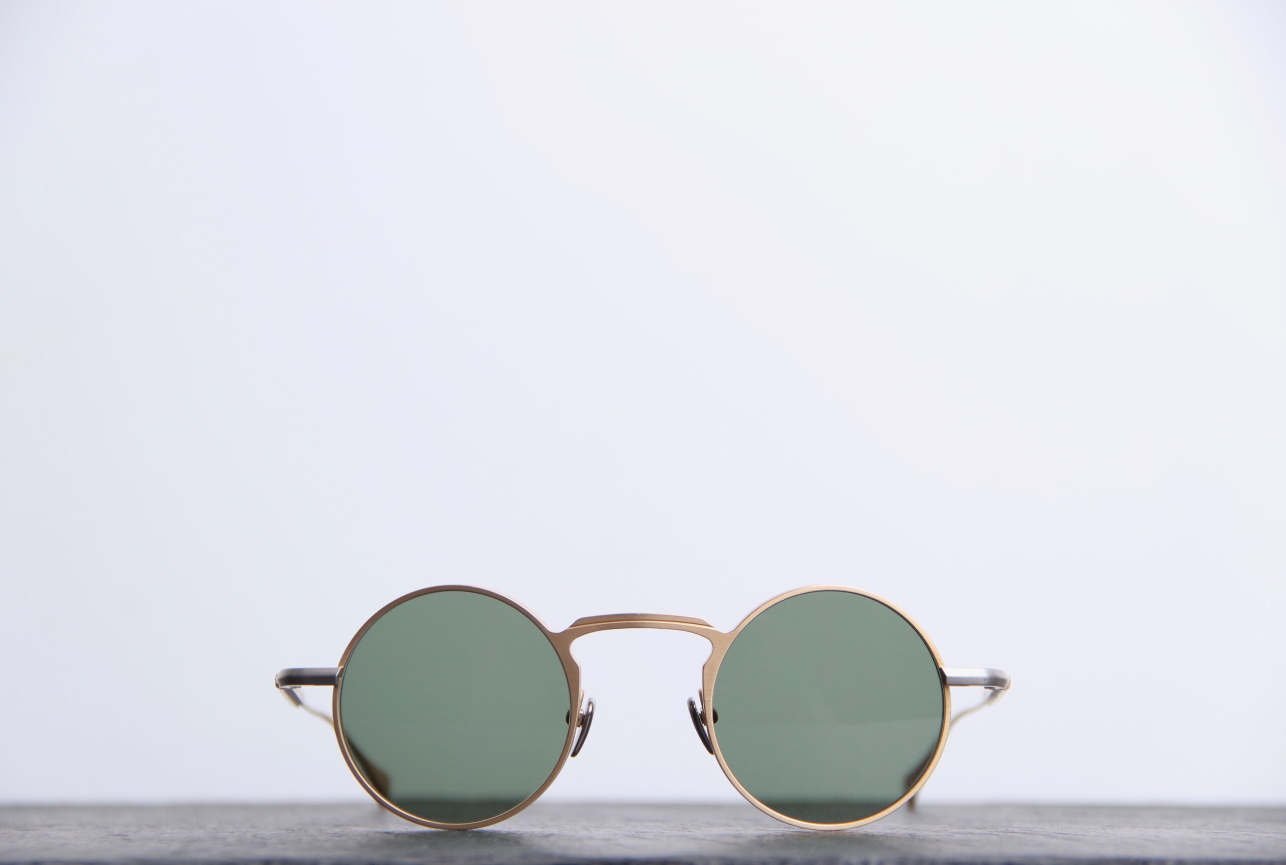 MASUNAGA x KENZO TAKADA I Lunettes de soleil rondes or matte Torcular #11 – Image 2