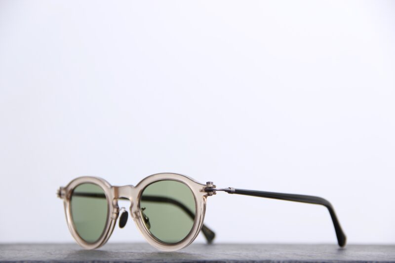 Lunettes de soleil acétate gris matte translucide, noir translucide Tavat Pantos, Verres vert Catégorie 2,